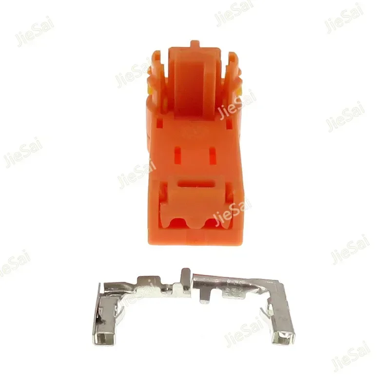 2 Pin SQSR-02H-1C-D Automotive Plug For Toyota Camry Corolla Crown Highlander