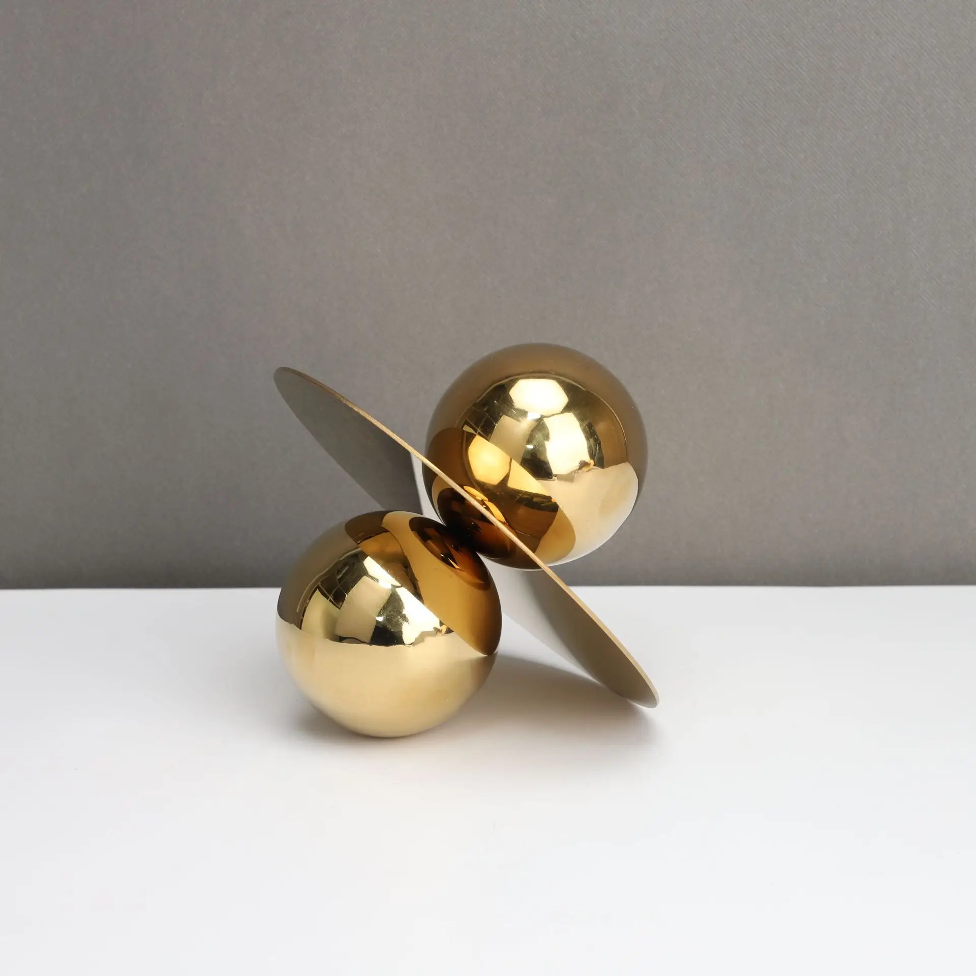 Gold Metal Crafts Flying Saucer Geometric Slice Spheres Golden Balls Abstract Sculpture Decorative Figurines Home Decoration