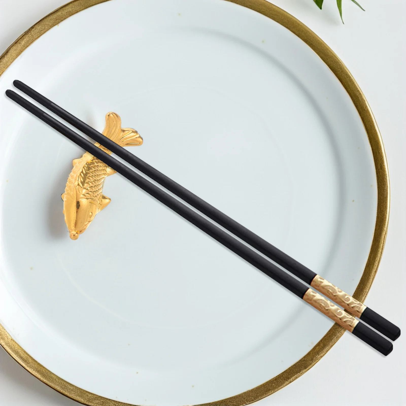 

2Pcs Koi Fish Metal Chopstick Holders Zinc Alloy Chopstick Rests Dining Tableware Stands for Home Restaurant Use