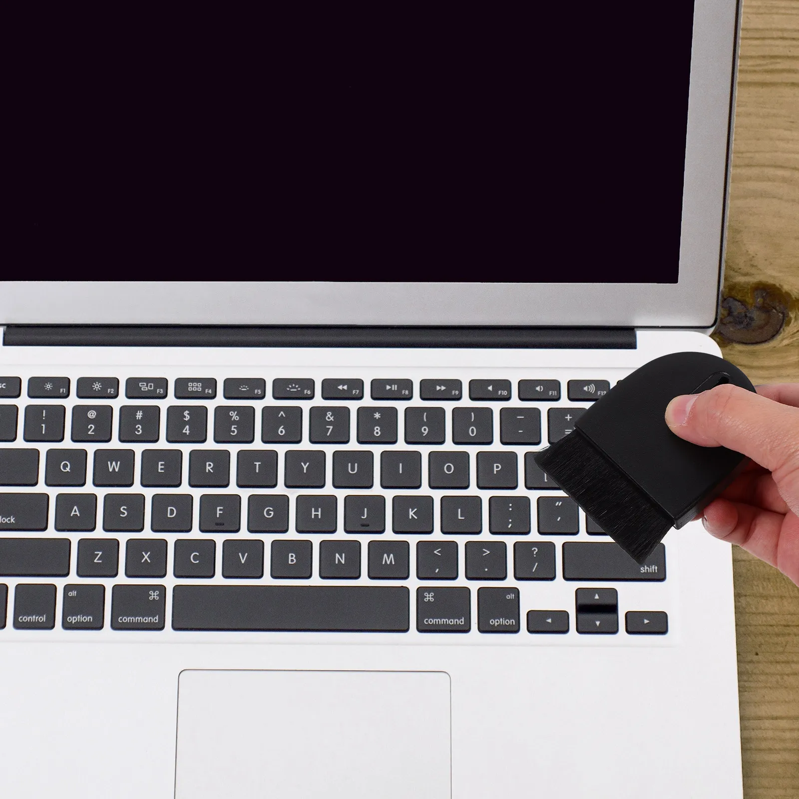 

Набор для чистки электроники из 2 предметов: щетка для клавиатуры, инструмент для очистки экрана для ноутбуков, настольных компьютеров, телефонов, окон, дверей