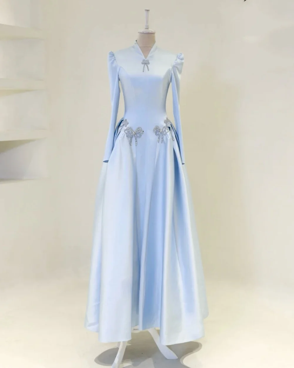 

Customized Sky Blue Exquisite Modest Bow Beading Sequined A-line High Collar Long Dresses Evening Dresses Sizes Available Retro
