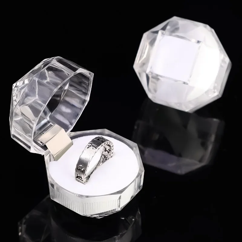 Mini caja de anillo acrílico de cristal, estuche de exposición portátil con forma de diamante para pendientes, ataúd transparente, Cajas de Regalo