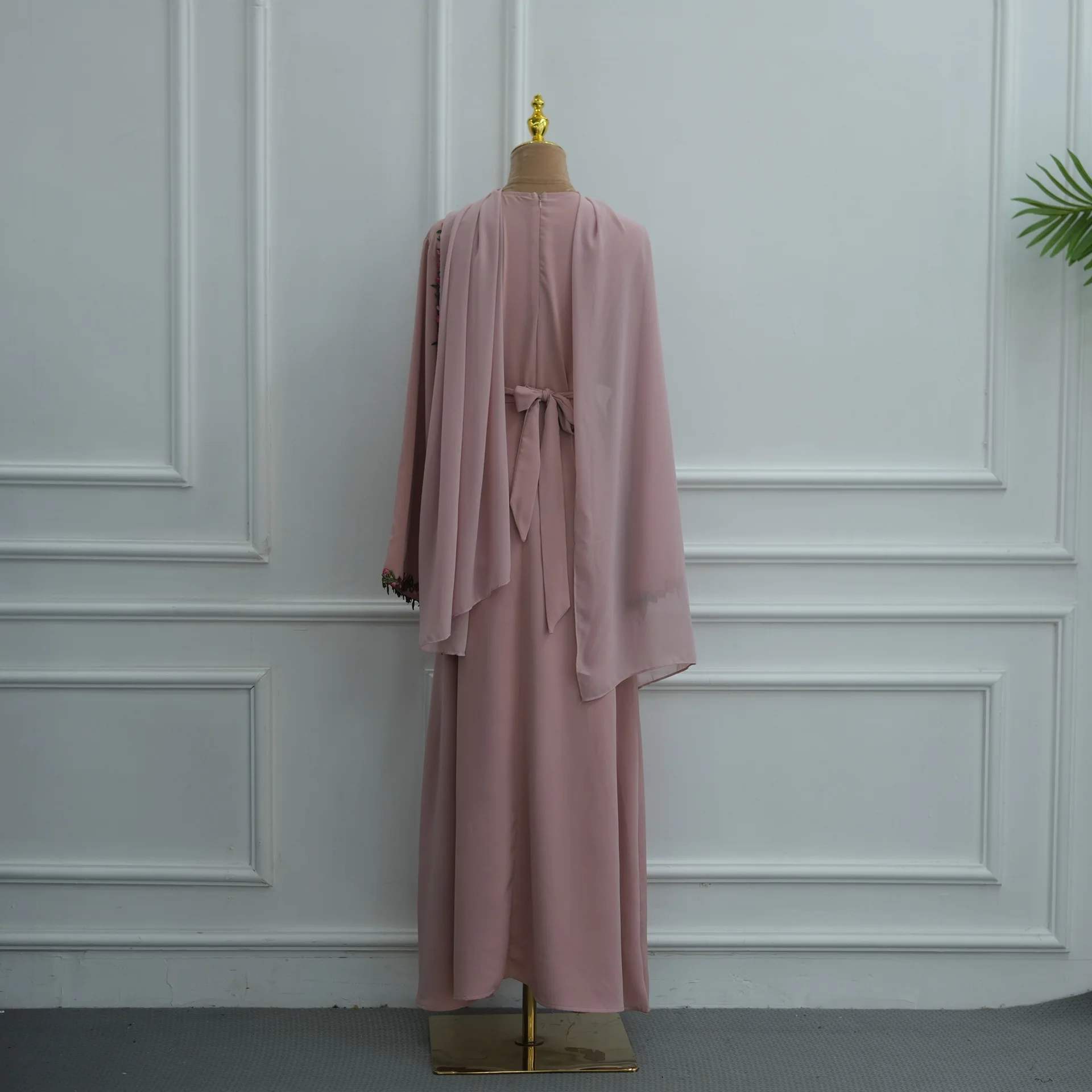 Zahraa Damenkleider Islamische Kleidung Freizeitkleid Spitzenblumen Neues Weiches Nida Geschlossenes Abaya Muslimisches Kleid mit Passendem Hijab – Detail 12