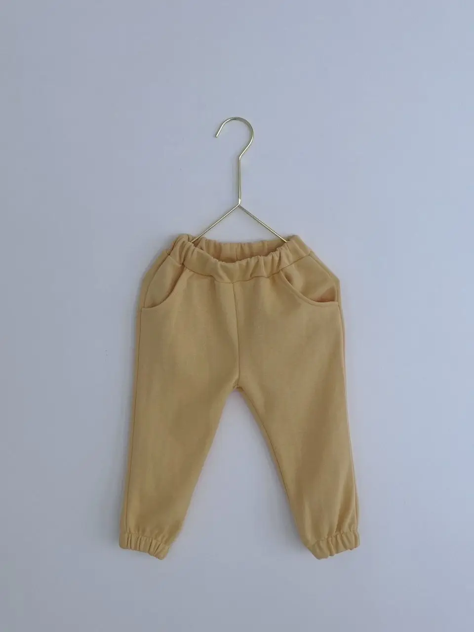 2023 Herbst neue Baby feste Hose Kleinkind Mädchen Freizeit hose Kinder lose Sport hose Baumwolle Kinder Kleinkind Jungen Hose