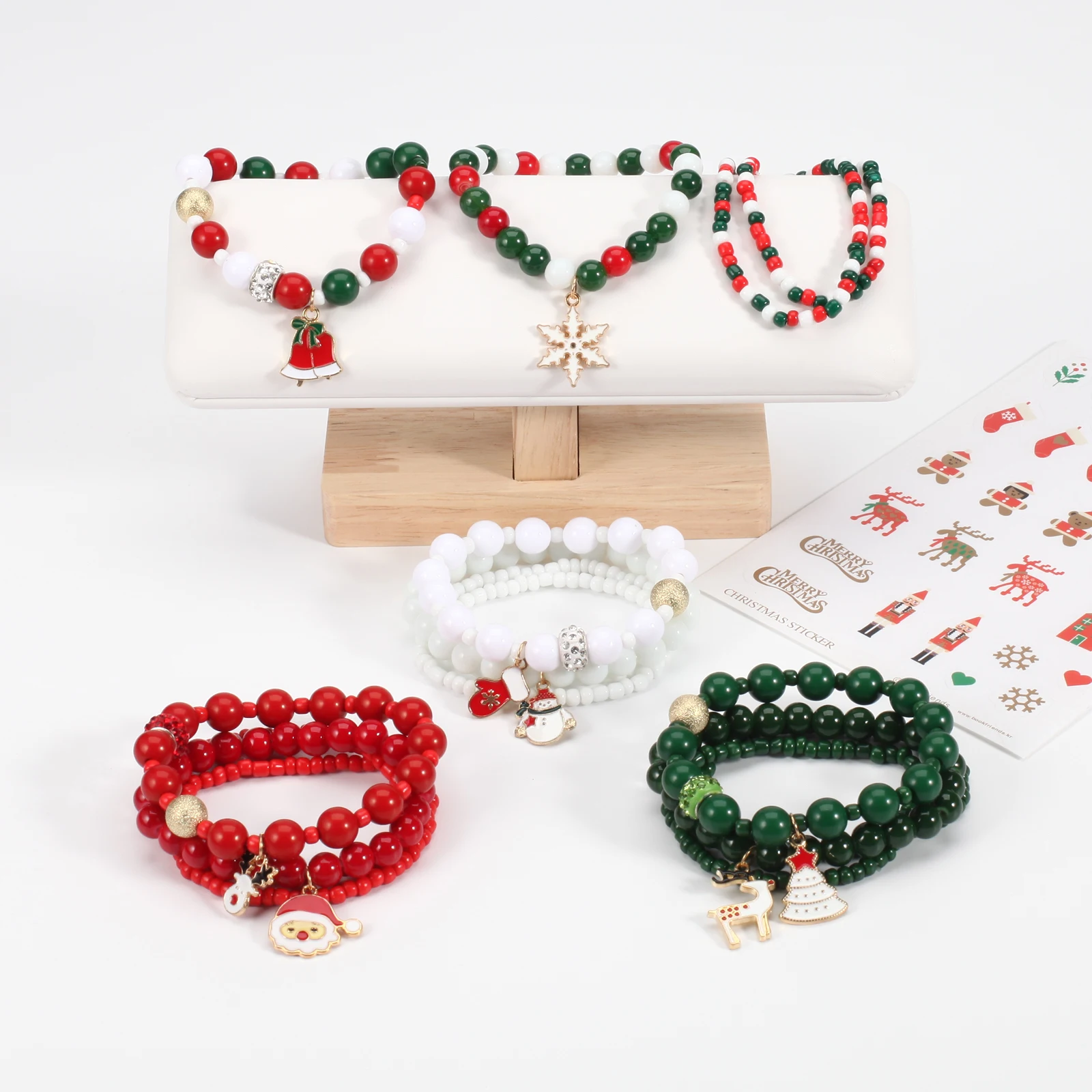 Christmas Bracelets bell Snowflake Christmas Tree Beaded Stretch Bracelet for Women Girls Thanksgiving Xmas Holiday Party Gifts