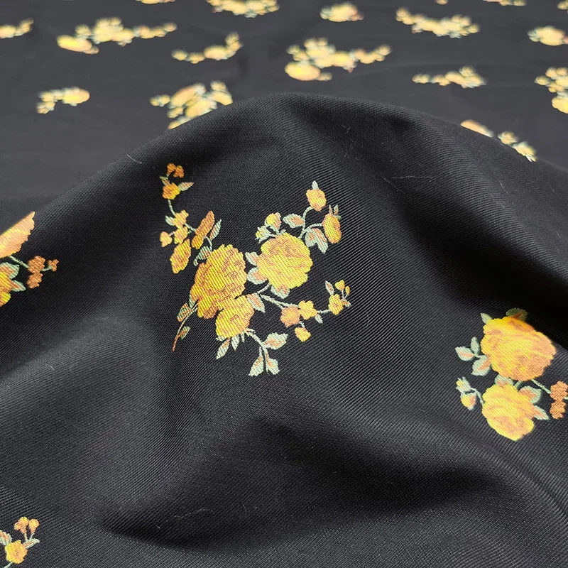 Yarn-dyed Jacquard Fabric Elegant Flower Autumn and Winter Dress Trench Coat Fabrics Brand Fashion Design Wholesale Cloth