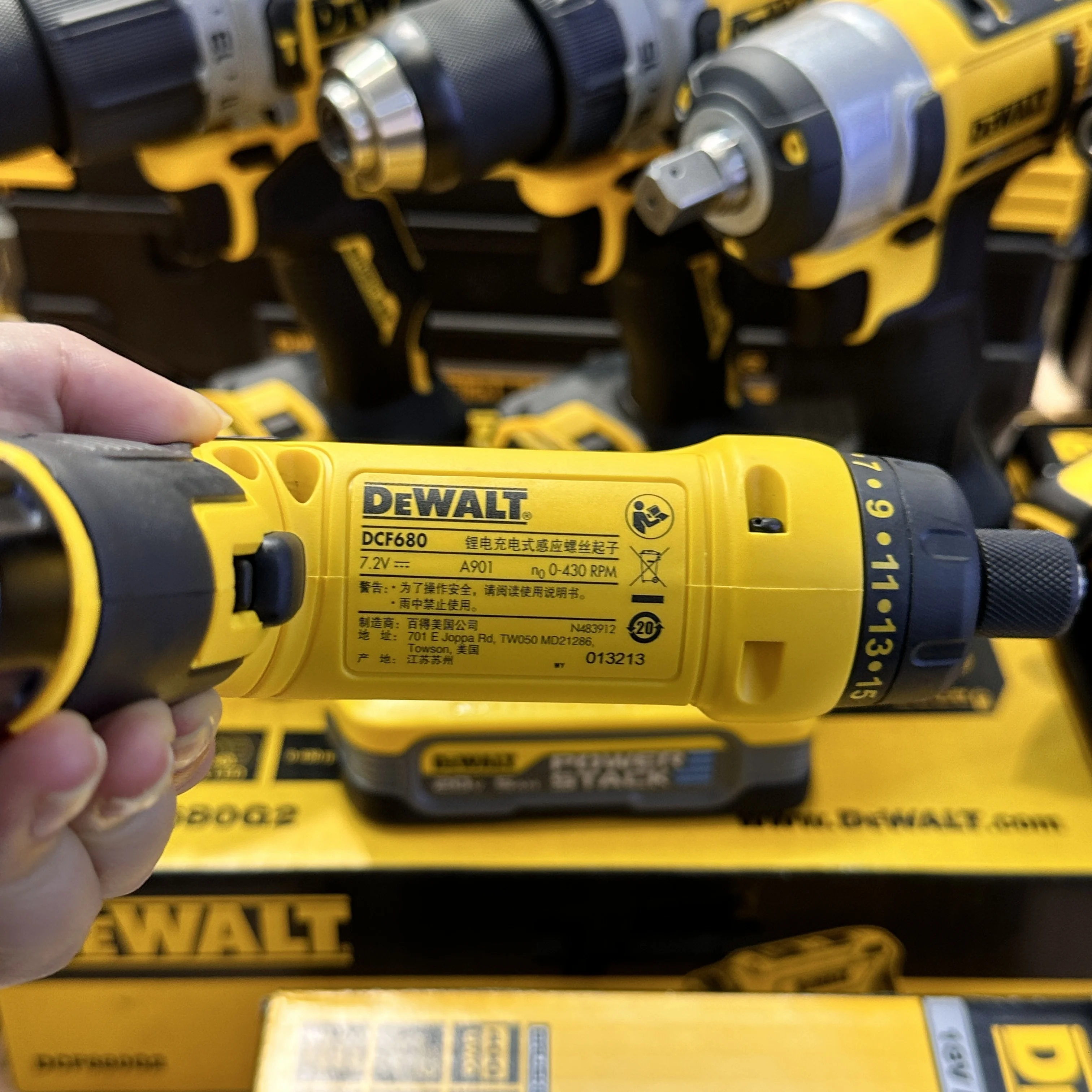 DEWALT DCF680G2 Cordless Electric Screwdriver Rechargeable Automatic Hand Drill Two Lithium Battery Speed Control Screwdriver