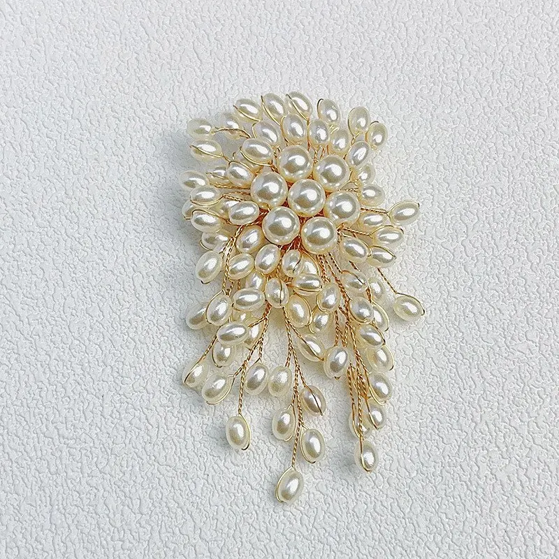 Exaggerated Elegant Pearl Flower Brooch Pin Badge For Women Girls Fashion Clothes Decoration Jewelry Gifts