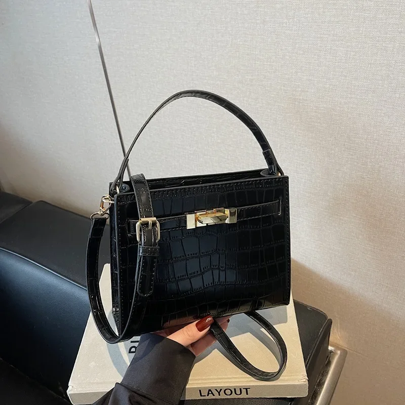 

2025 New Model Women's Simple and Stylish High-Quality Personalized Versatile Business Casual Luxury Design Single Shoulder Bag