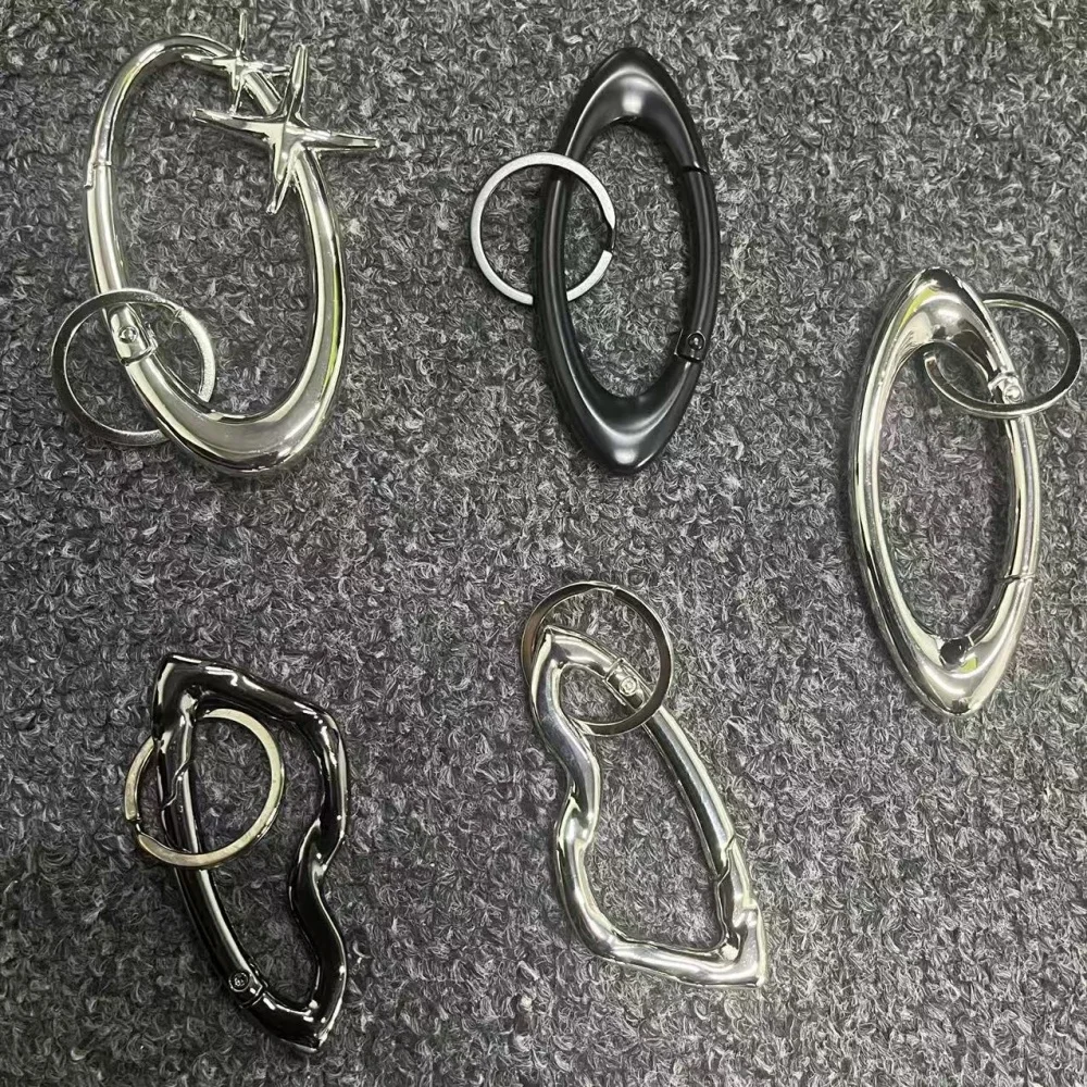 Y2K Punk Stern Oval Essential Icon Karabiner Schlüsselanhänger Axtförmige Bergsteigen Auto Schlüsselanhänger Gothic Rucksack Dekor Koreanische Mode