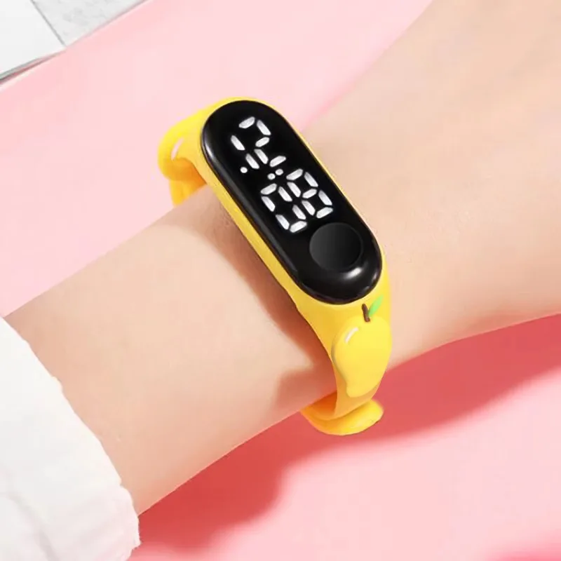 Montre électronique à affichage LED pour enfants, montres numériques Shoes pour enfants, montre de fruits de dessin animé pour garçons et filles, nouveaux cadeaux pour élèves