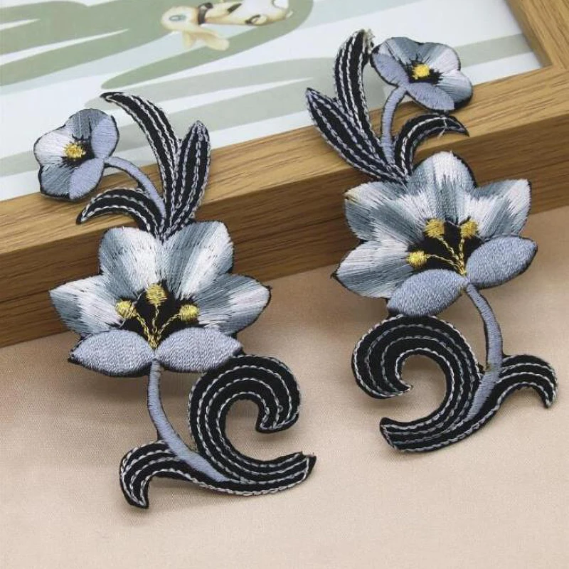 1 Pair Embroidery Motif Venise Lace Patch Applique Trim Iron On Lady Dress Decoration 9.7*4.6cm