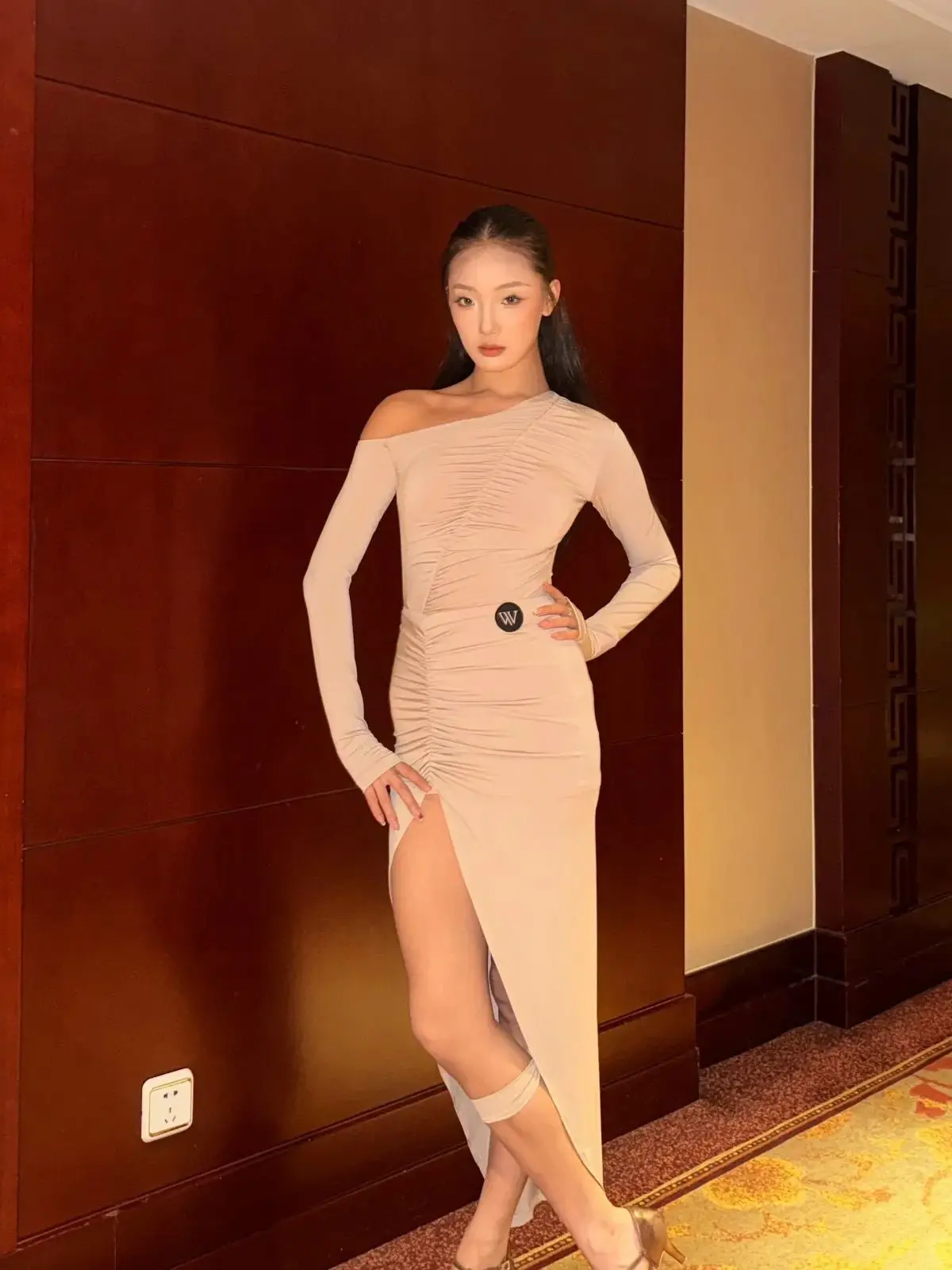 Volwassenen Latin Dansvoorstelling Kostuums Schuine Schouder Top onregelmatige Rok Vrouwen Vrouwelijke Praktijk Prestaties Kleding DN22383