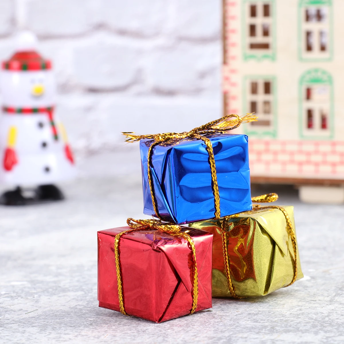 

Miniature Christmas Hanging Decorations 60pcs Xmas Gift Boxes Ornament Set Festive Tree Pendant for Holiday New Year Celebration
