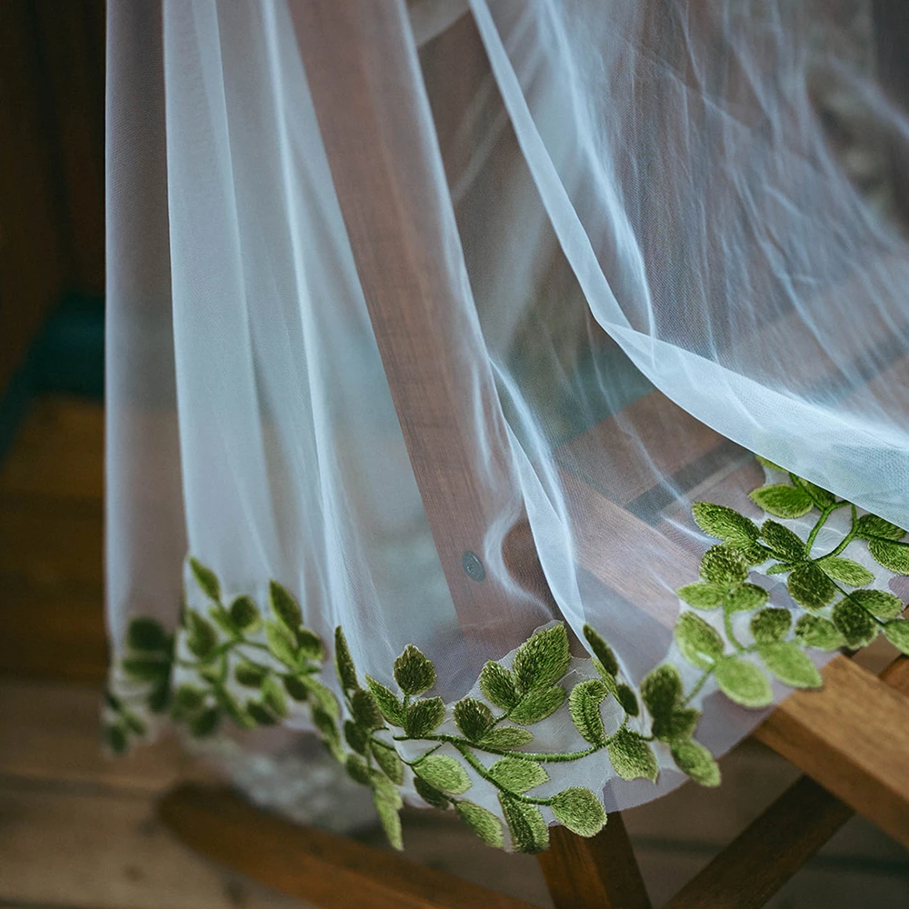 Short Fingertip Length Green Leaf Bridal Veils One Tier Tulle Customized Wedding Veils with Metal Comb