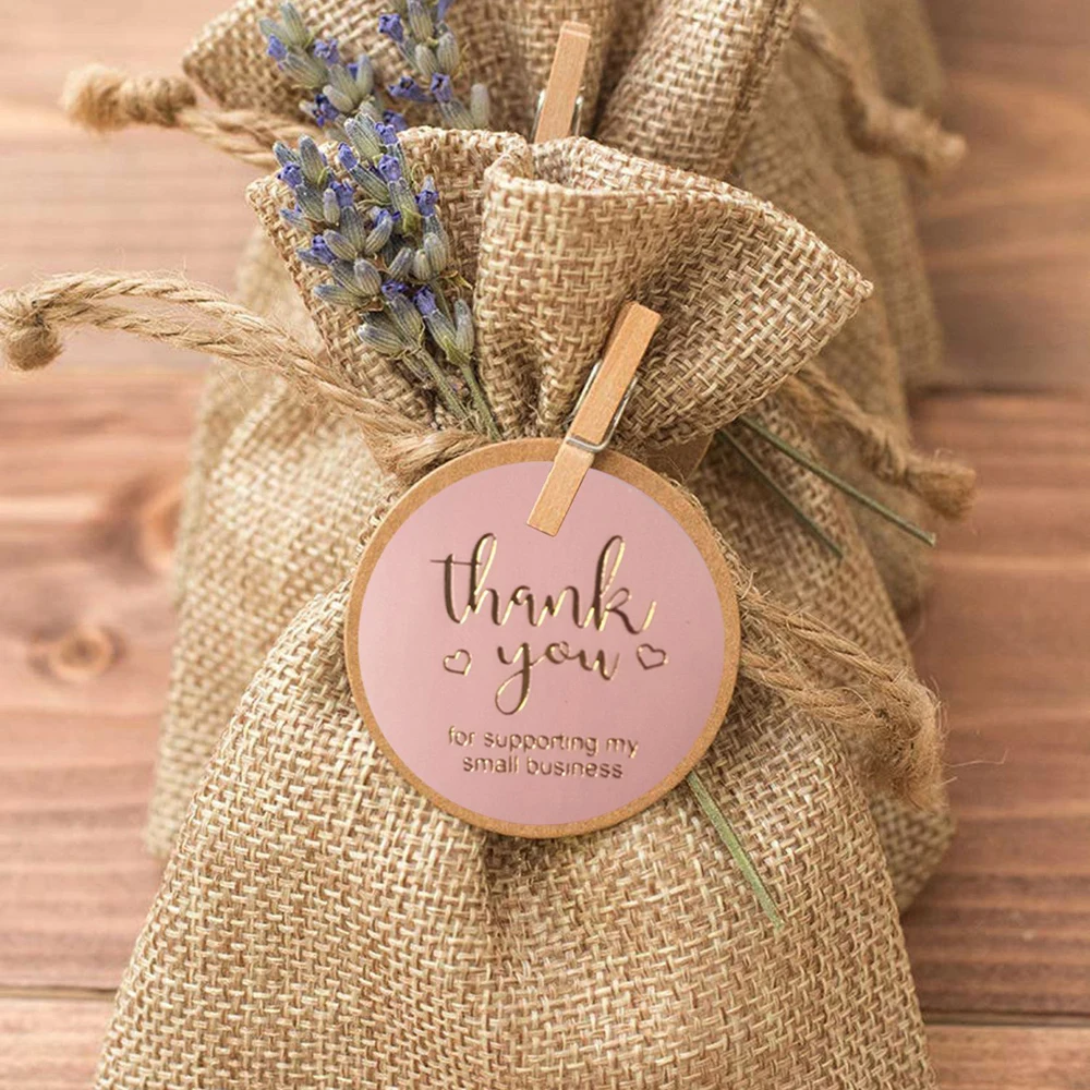 Рисунок 3 - Круглые розовые наклейки для бизнес-этикеток