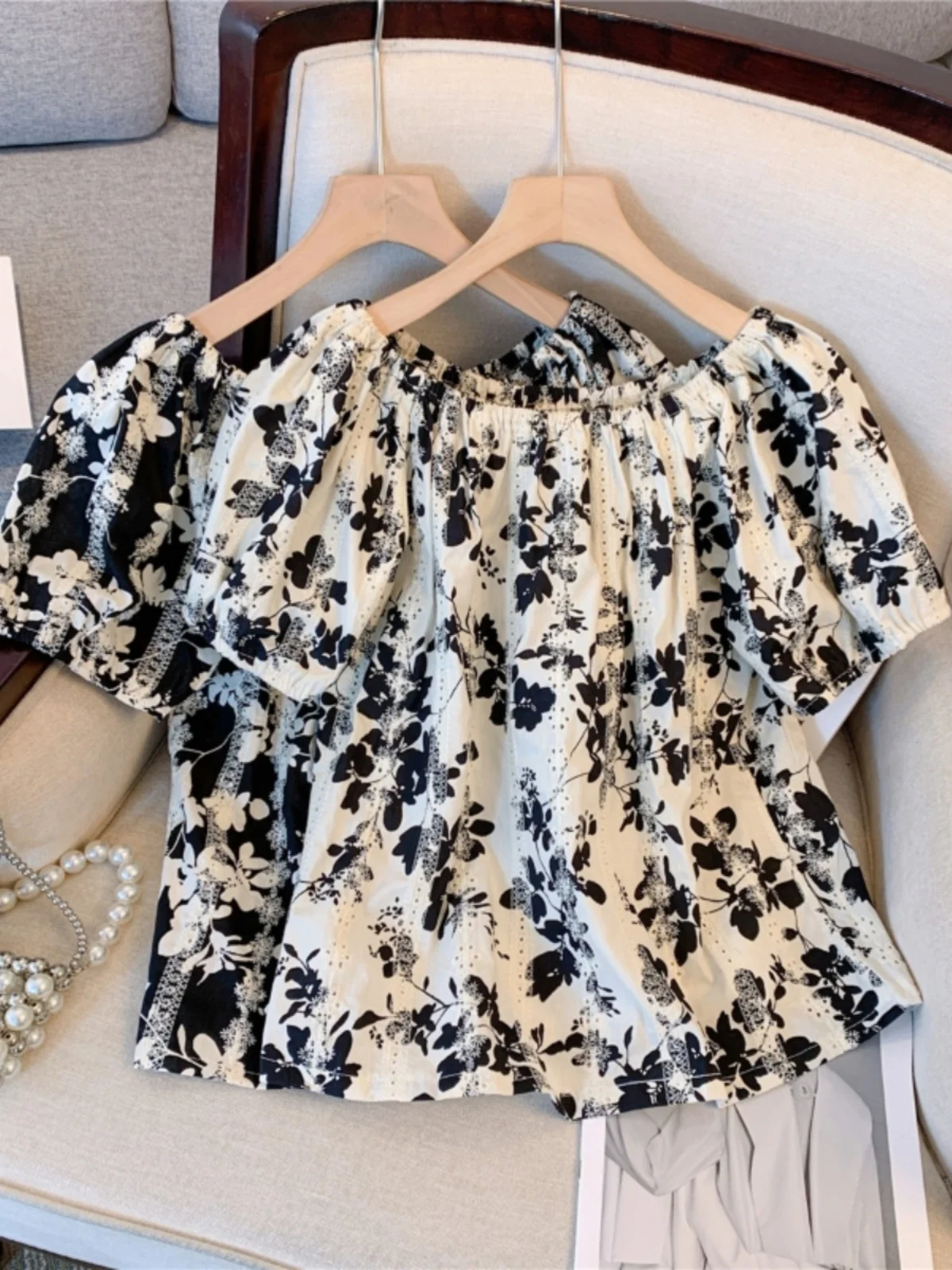 

Floral Print Bubble Sleeve Short Shirt Women's Summer New plus Size Slimming Short Shoulder Top Cute Style Casual Wear