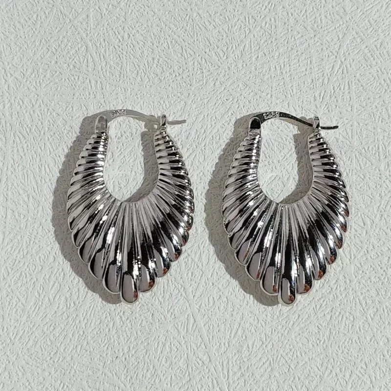

Big High-end Original Beaded Earrings, New Exaggerated Design, Niche Silver Needle Earrings, Earrings, Temperament
