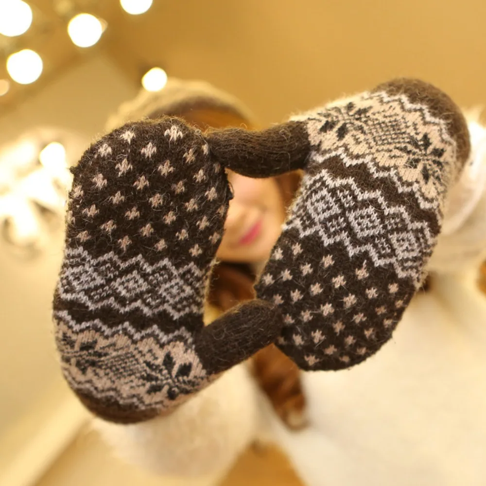 

Hot Sale Knitted Winter Gloves Warm Full Finger Driving Mittens Touchable Screen Snowflake Full Finger Gloves Women Men