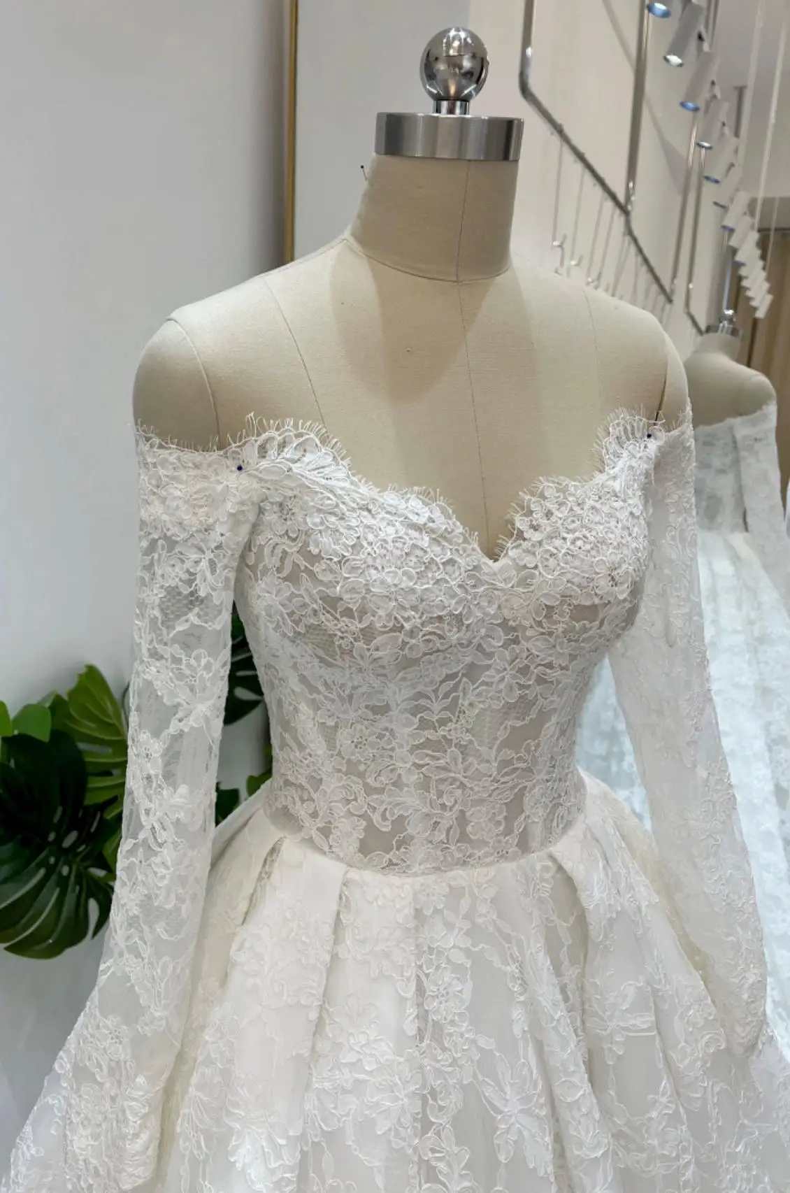 Real Pictures Lace Wedding Dress 2024 New Arrival Long Sleeves Lace-up Back Bridal Gowns Top Quality Floral Lace