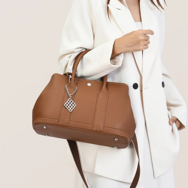 

Famous Designer Leather Women's Crossbody Bag Luxury Brand Elegant Popular Classic Vintage Commuter Bag