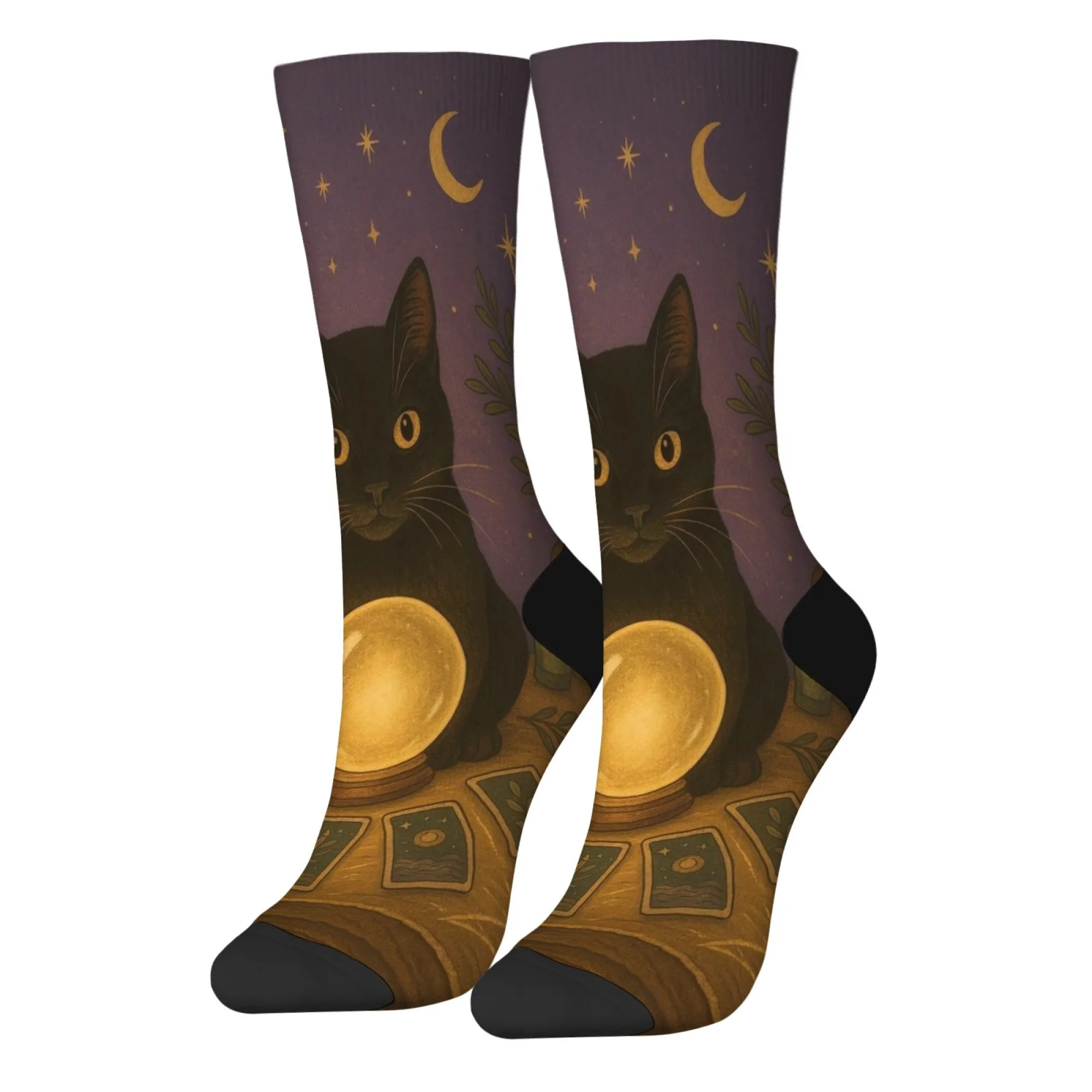 ถุงเท้าลายแมวดำพยากรณ์ศาสตร์ ลายคริสตัลบอล ไพ่ทาโรต์ พื้นหลังสีม่วง สไตล์แฟนตาซีลึกลับสีดำ