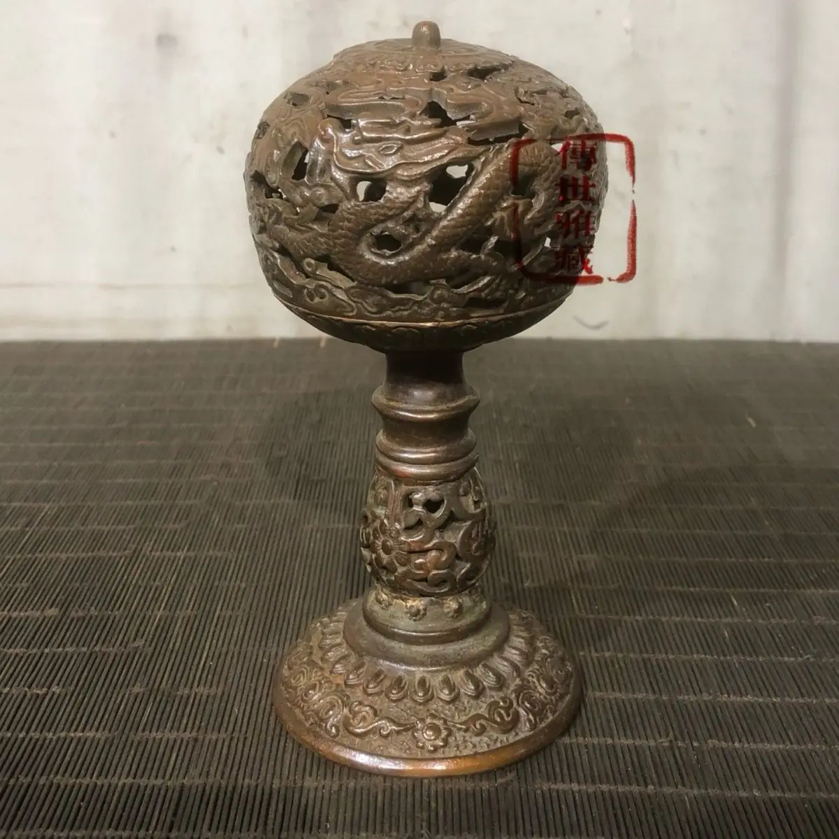 Hollow out Dragon Play Pearl Collection Antique Xiangyun Panlong Incense Burner Incense Burner Antique Sandalwood