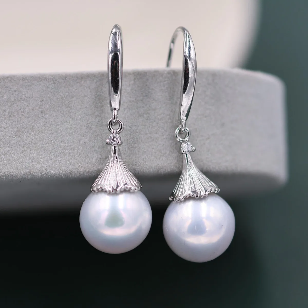 Brass 18K Gold Plated Classic Pear Shaped Pearl Ear Hook Blank Setting, Thick Plated DIY Jewelry Findings Fit 10-12mm Pearls