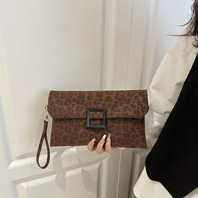 

2025 Winter 708 New Bag Cover Clutch Bag Envelope Dinner Bag Trendy Underarm Bag Messenger Bag