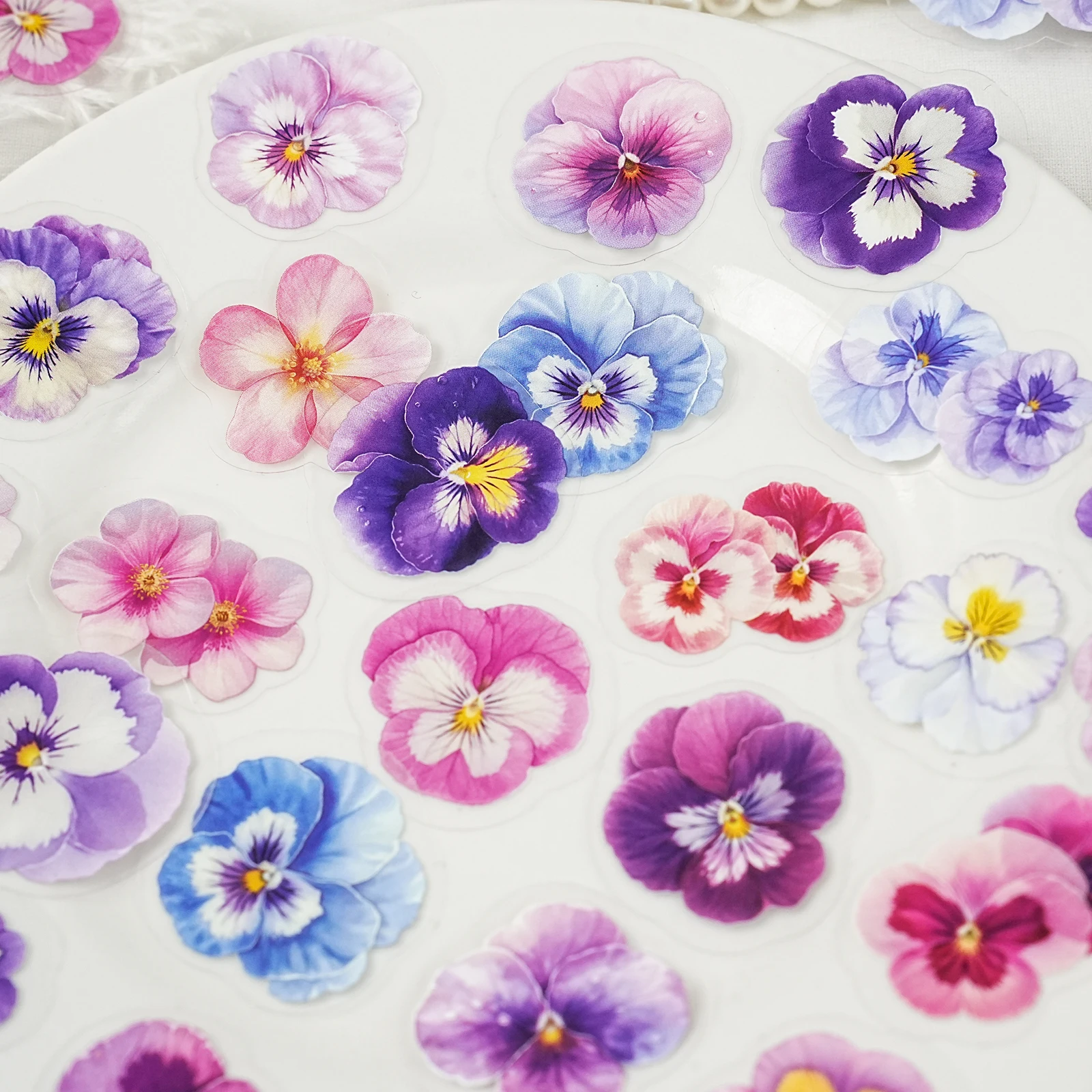 Etori Life How Many Flowers Are There Series Retro Ins Colorful Floral Pattern Sticker Pack DIY Laptop, Phone Case, Suitcase, Photo Album, Handmade Scrapbook, Gift Paper Bag, Baking Sealing, Envelope Magazine, Girl Stickers, Waterproof Decals, Small Gifts