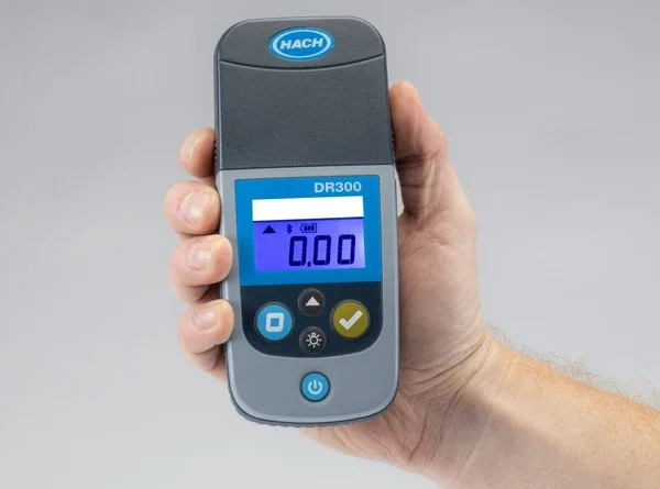 

Хит продаж, карманный колориметр HACH DR300 для озона 0,01 ~ 0,25 мг/л 0,01 ~ 0,75