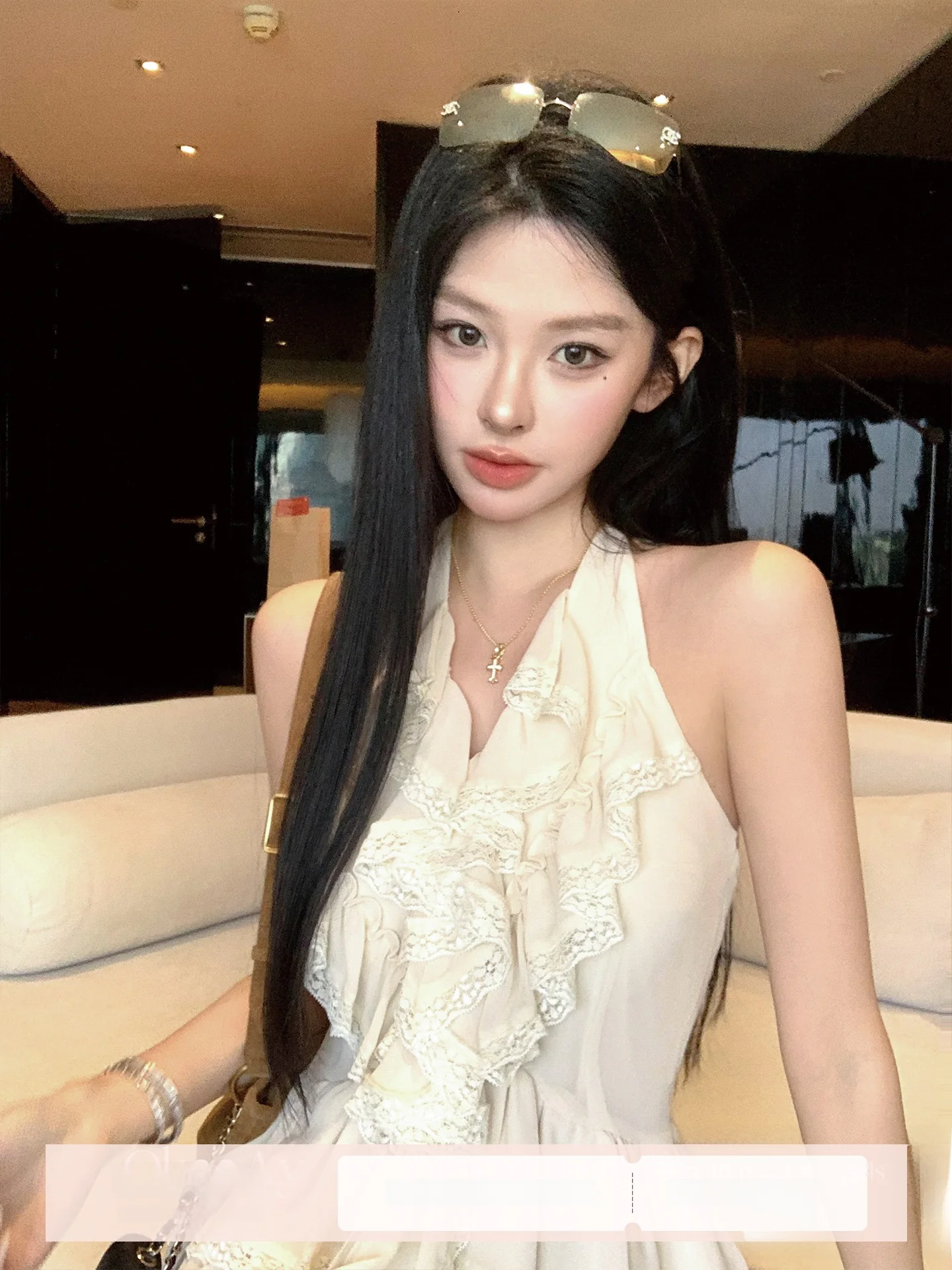 

Sexy Pure Desire Okaaay Vintage Sleeveless Top with Lace Trim V-Neck Short Hanging Neck Strap Vest Casual Style Polyester Fiber