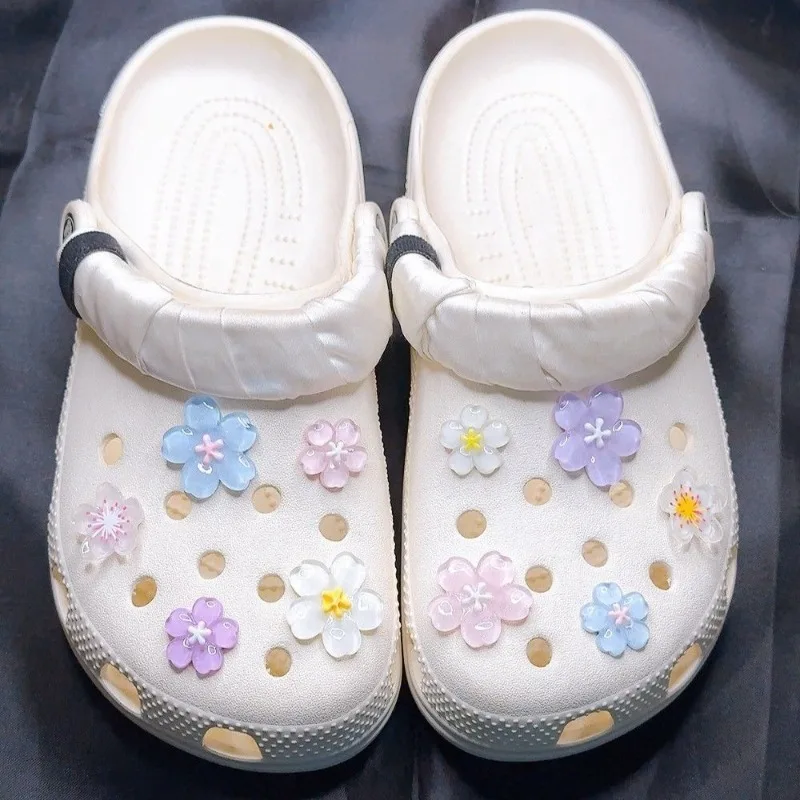 مجموعة 10 قطع من زينة الأحذية DIY زهور ملونة ثلاثية الأبعاد لصنادل وشباشب الصيف وإكسسوارات الأحذية النسائية