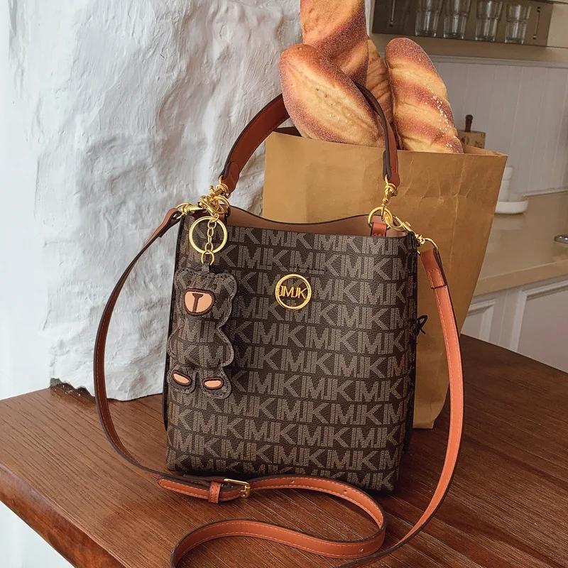 Light Luxury Brand Women's Bag 2026 New Fashionable and Versatile Single Shoulder Crossbody High-End Handbag with Large Capacity