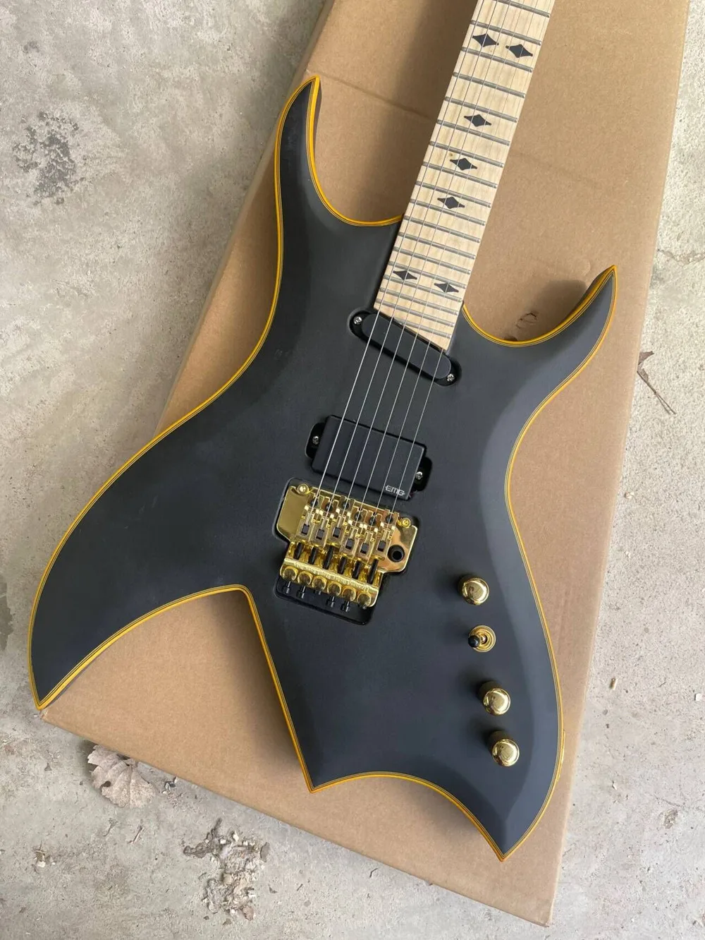 Black Body Electric Guitar with Gold Hardware,Maple Neck,Yellow Binding,Provide customized service