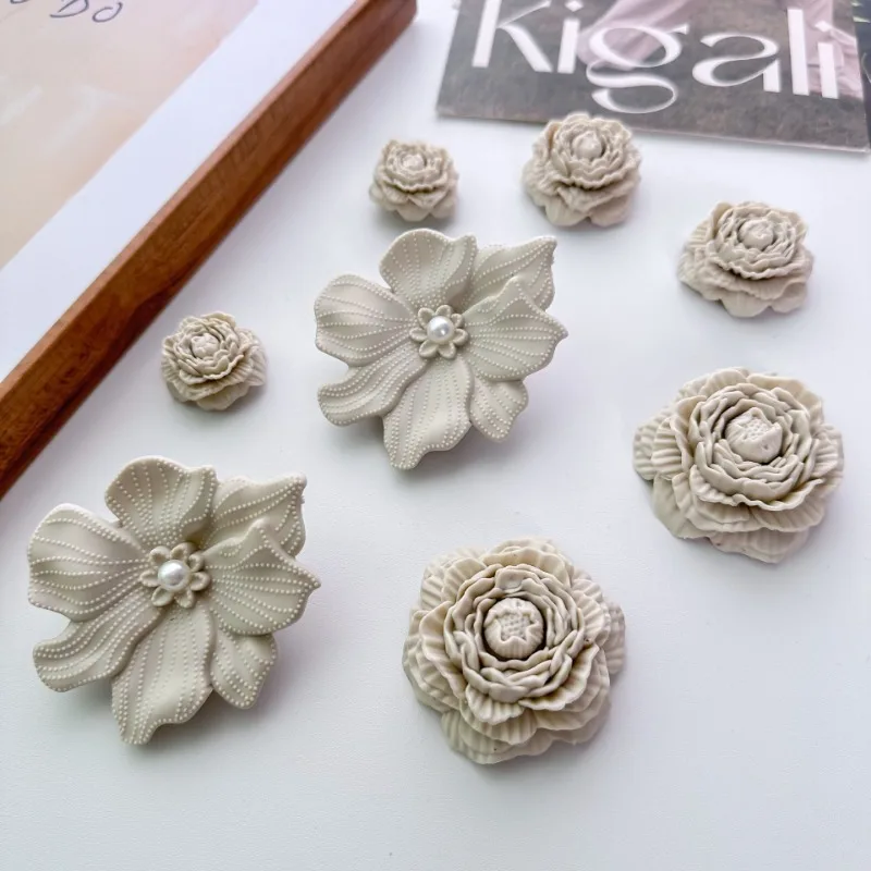 2025 Fashion Shoe Charms Set Accessories Hole Shoe Buckle DIY New Style Bouquet Bone White 3D Flower Shoes Decorations