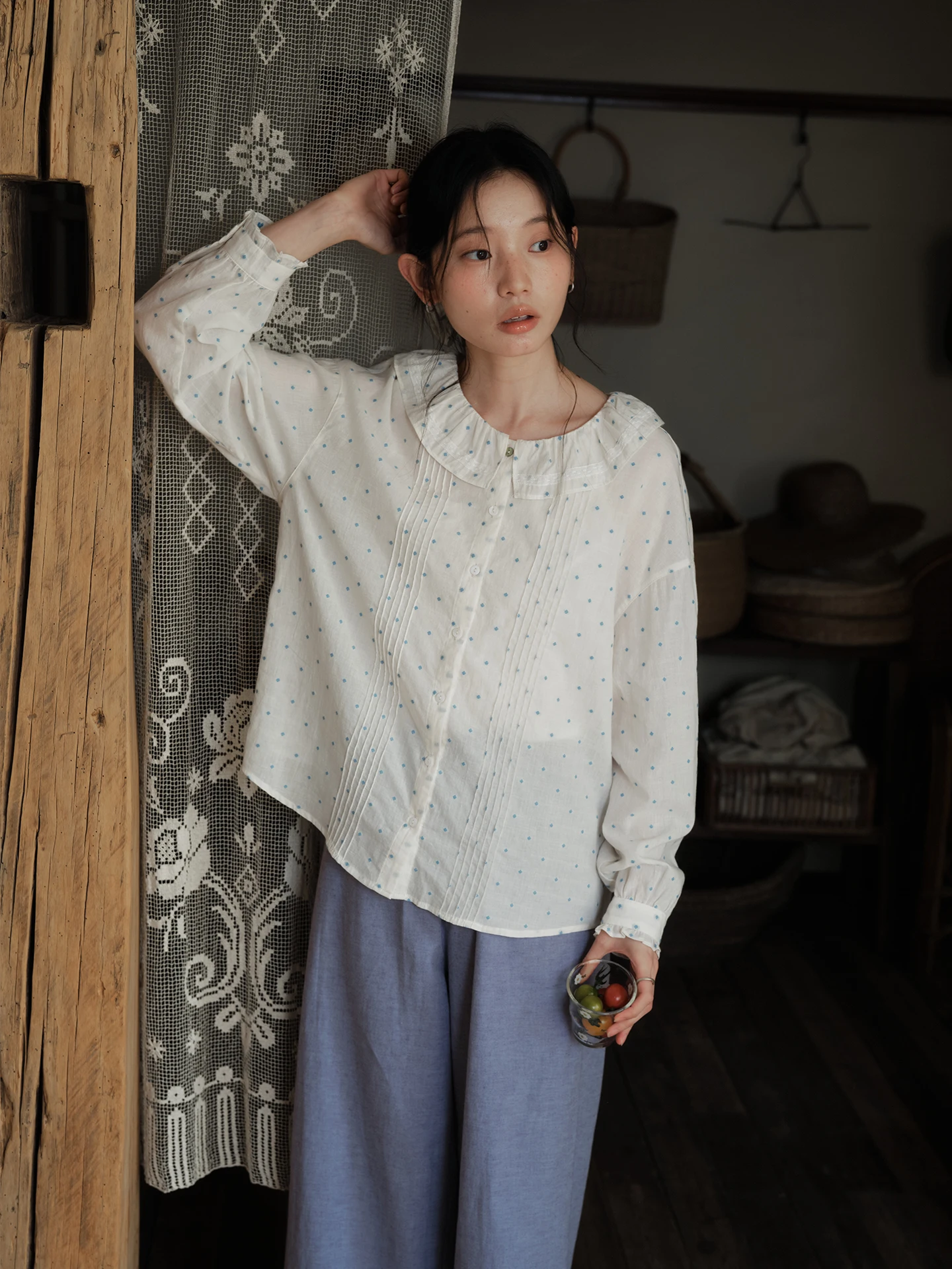 

Женская рубашка ShuoyushanTing Light Spring из хлопка с вышивкой, в горошек, с кружевной отделкой и воротником «лотос» для весны и лета