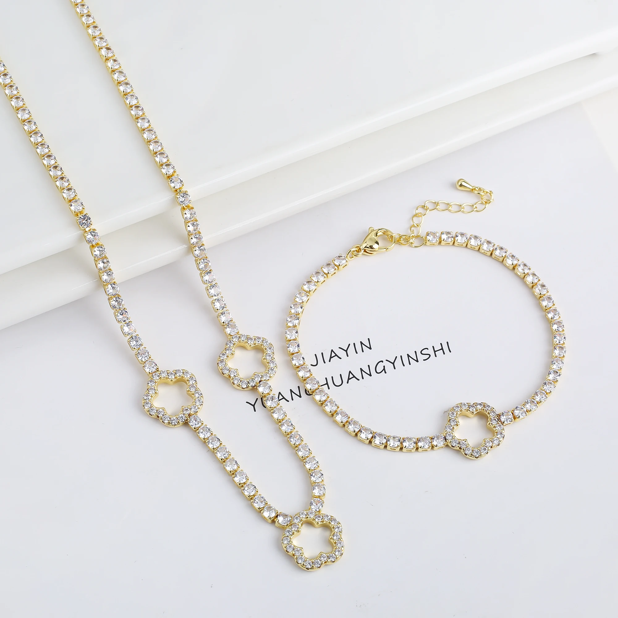 

4Pcs New Fashion Cubic Zirconia Hollowed Five Leaf Flower Jewelry Set Classic Luxury for Woman Daily Wear Jewelry Gift Wholesale