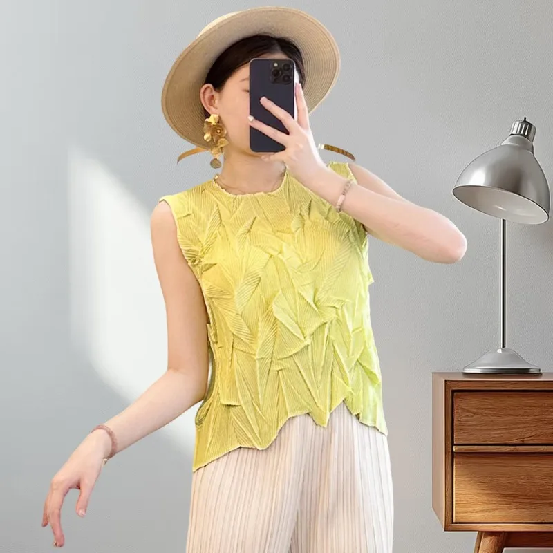 Miyake-Blusa sin mangas para mujer, camiseta fina y versátil con temperamento de verano, camiseta interior holgada de yardas grandes con elasticidad, 2025