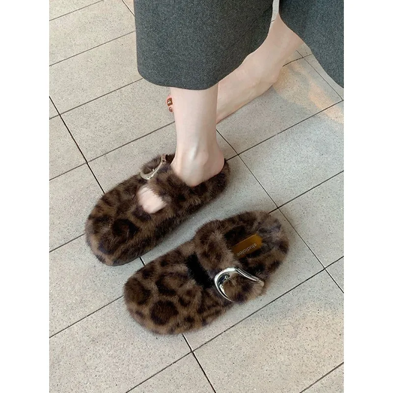 Autumn and Winte rnew model Velveted Warm Cotton Shoes Slip-on Flat Casual and durable Wear-resistant and slip-resistant boot