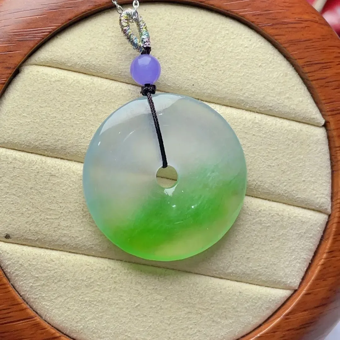 

Мьянманский жадеит, чистый натуральный высокий лед, плавающая зеленая безопасная пряжка, нефритовый кулон, ледяной прозрачный увлажняющий модный универсальный