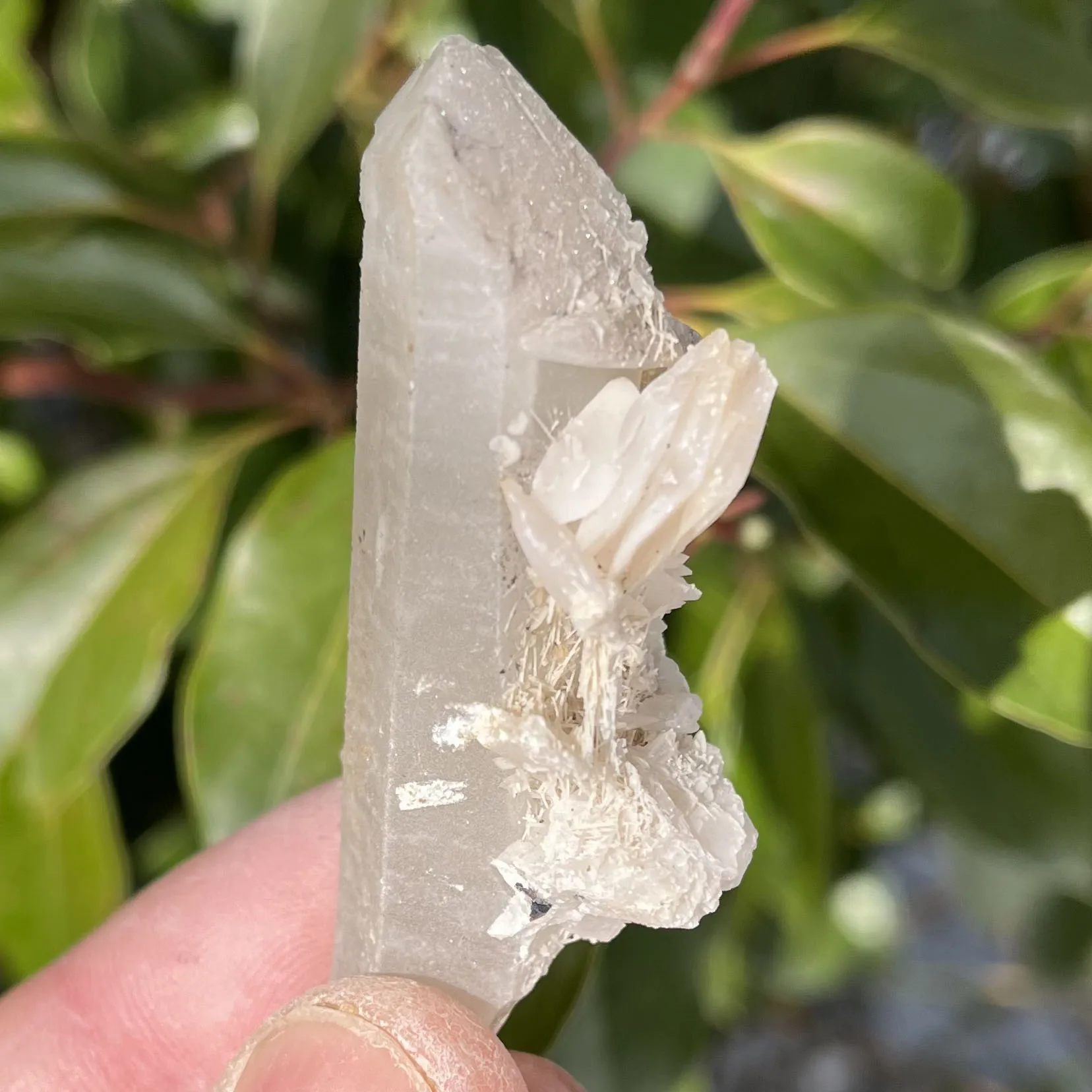 

Natural crystal column and calcite symbiotic crystal cluster specimen Feng Shui energy healing stone