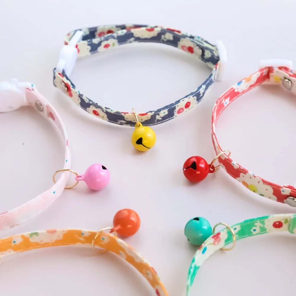 Милый-ошейник-для-кошек-с-фруктовым-принтом-и-колокольчиком-регулируемый-ремешок-на-шею-для-котят-мягкий-тканевый-аксессуар-для-домашних-животных-товары-для-маленьких-кошек-и-щенков