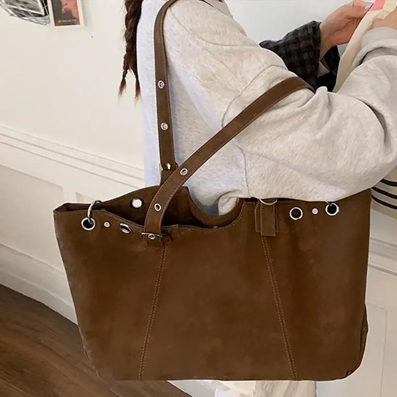 

Women's Bohemian Travel Tote Bag Luxury Large Capacity Rivet Hobo Bag Popular Designer High-end Fashion Versatile Shoulder Bag