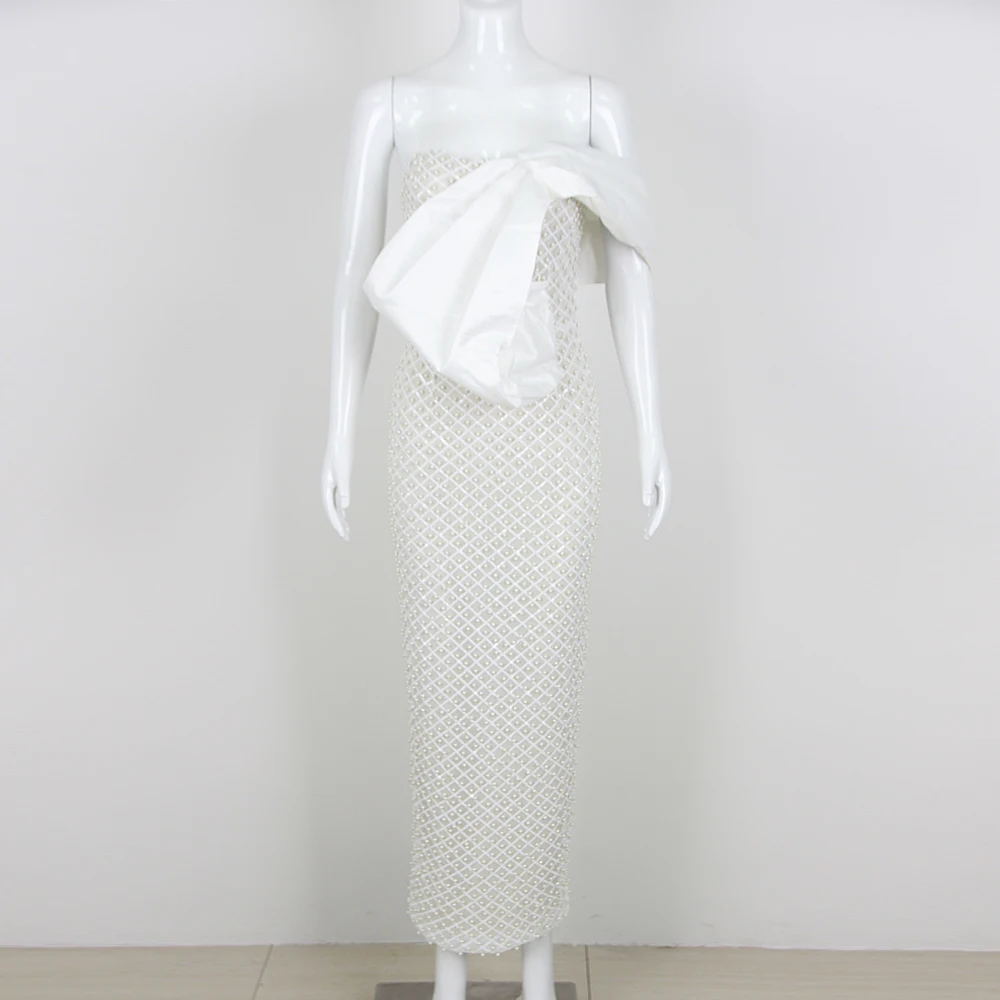 فستان نسائي أنيق لصيف 2025 أنيق ومثير بدون حمالات مزخرف باللؤلؤ فستان طويل لحفلات الزفاف