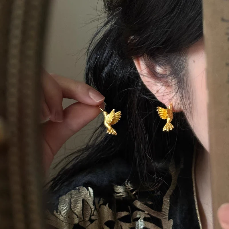 Vintage Metall Friedenstaube Ohrstecker für Frauen Luxus Gold Farbe Fliegender Vogel Persönlichkeit Ohrringe Design Inspiriert Schmuck Geschenk