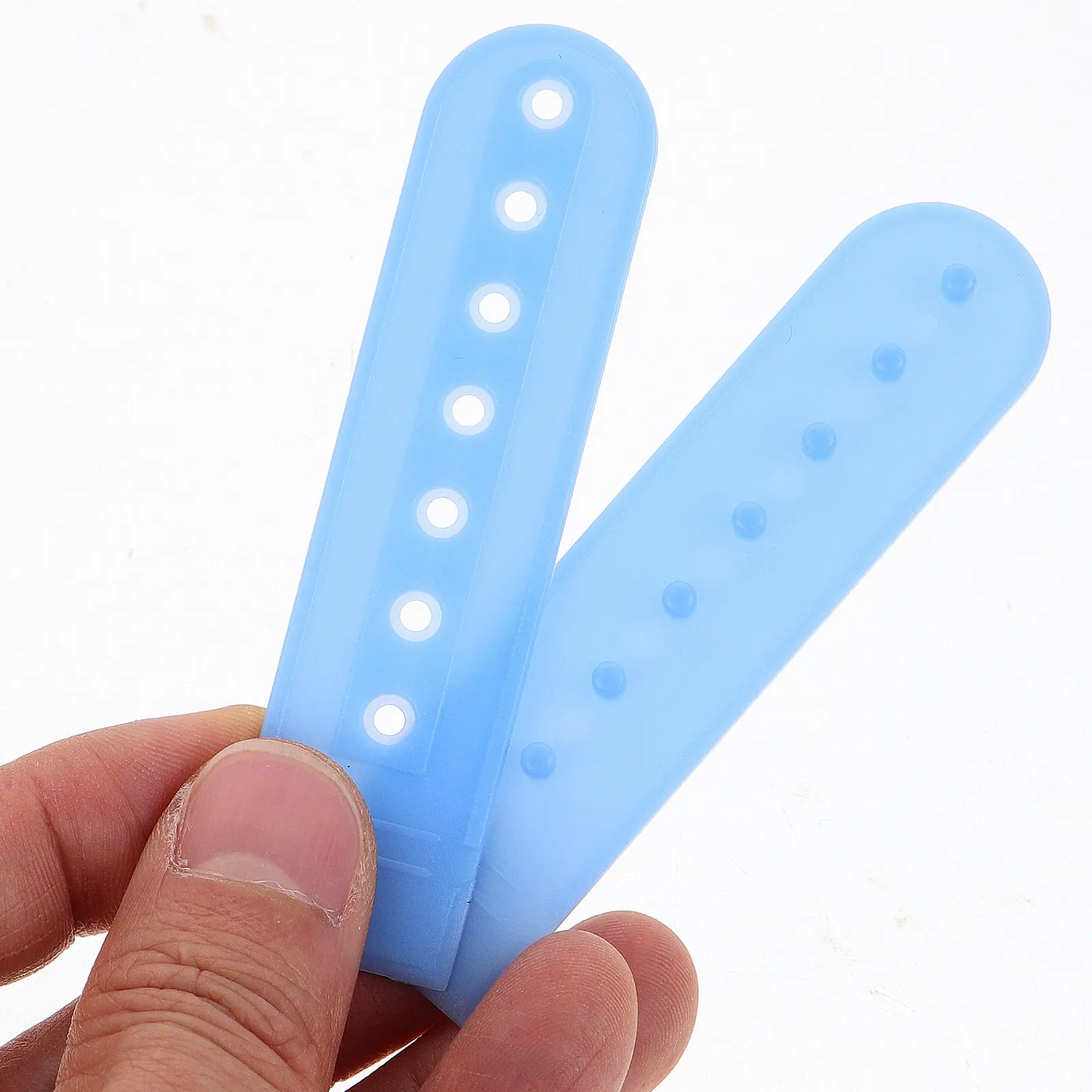 100Pcs Snapback Hat Extender Adjustable Plastic Cap Extender Buckle for Men Women Portable Hat Accessory Replaceable Strap