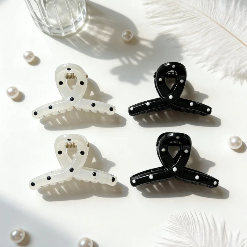 4 Stück Modische Klassische Schwarz-Weiß Gepunktete Kleine Haarklammern für Frauen und Mädchen Retro Haaraccessoires Kopfschmuck – Detail 2