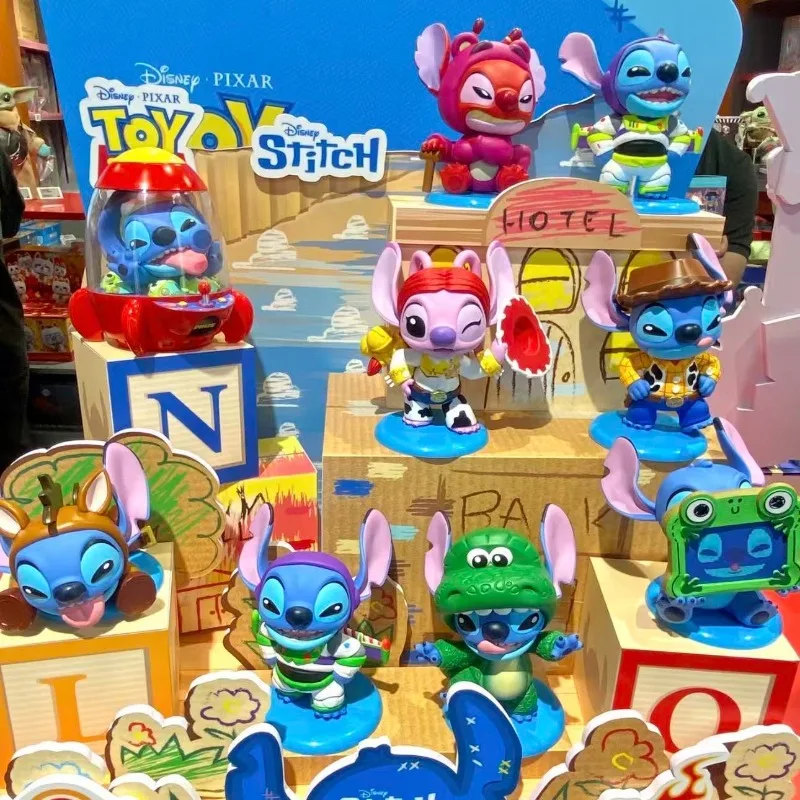 New Genuine Hot Toys Stitch Mania Series Blind Box Toy Story Stitch Cosbi Mini Figure Mystery Box Cosbi Desktop Ornament Toy