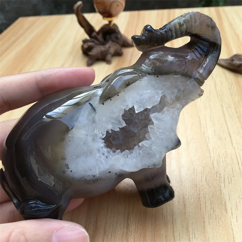 

Wholesale Natural Agate Geode Quartz Hand Carved Crystal Carving Black Druzy Agate Elephant For Home Decoration